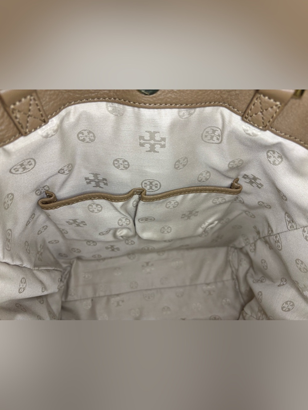 Tory Burch Kipp Tote in Sand Dollar - Picture 11 of 12